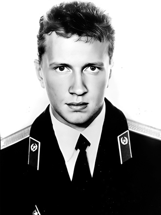 Попов  Игорь Александрович